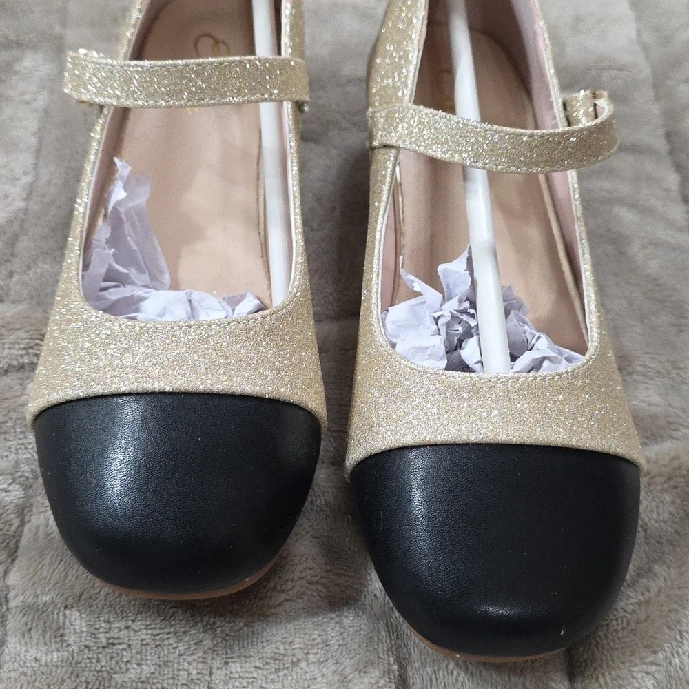 NWOT Eithy Girls Christmas Shoes Sparkly Gold/Black Low Heel Strap Fancy Sz 3